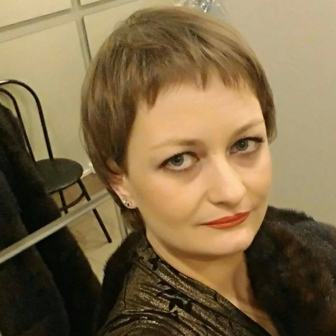 Олена